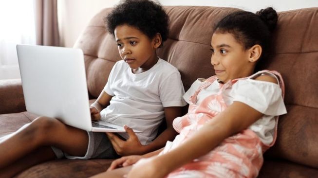 Jumlah Anak Alami Keterlambatan Bicara Meningkat saat Pandemi, Gadget Salah Satu Sebabnya