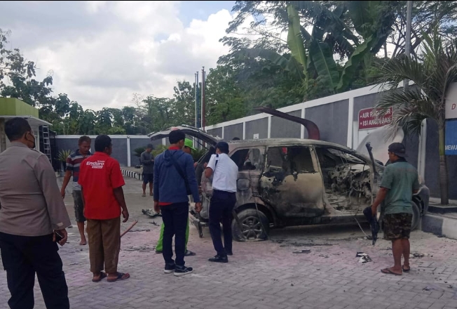 Mobil Terbakar di SPBU Padangan, Sopir Alami Luka Bakar