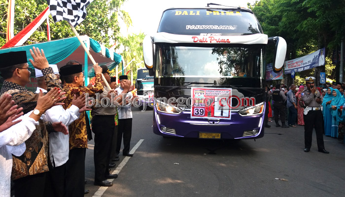 Berangkatkan Haji, Pemkab Bojonegoro Siapkan 16 Bus