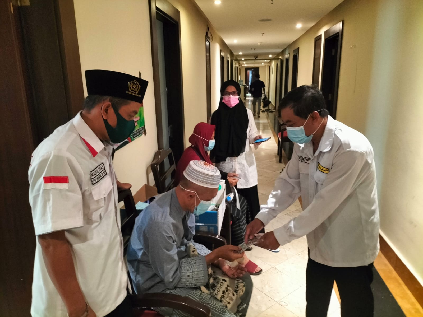 Suhu Arab Saudi 44° Celcius, Jemaah Haji Bojonegoro Dipastikan Tetap Sehat