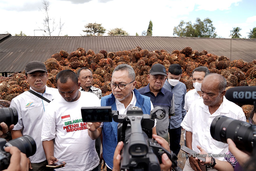 Mendag Zulhas Ajak Dialog Petani Sawit