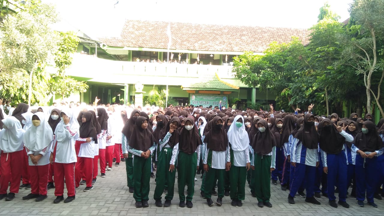 MPLS, SMPN 1 Baureno Gelar Jalan Sehat