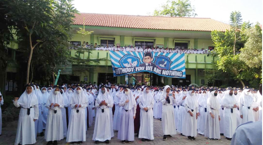 SMPN 1 Baureno Peringati HUT ke-48 dengan Sederhana Namun Meriah