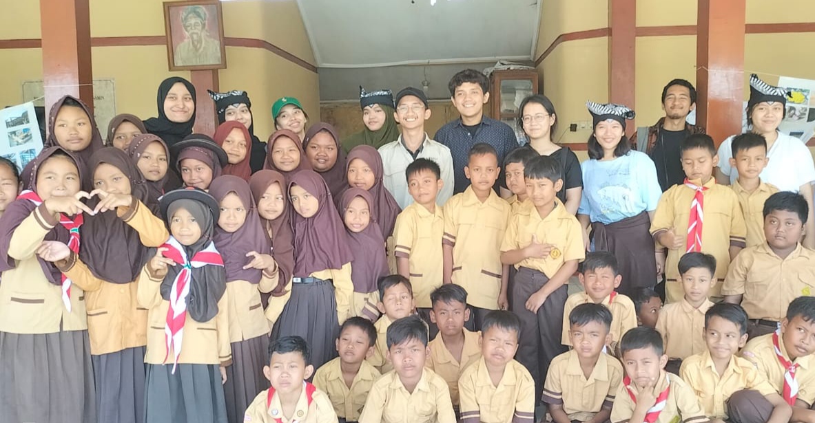 Mahasiswa Arsitektur Universitas Indonesia Kunjungi Kampung Samin Margomulyo