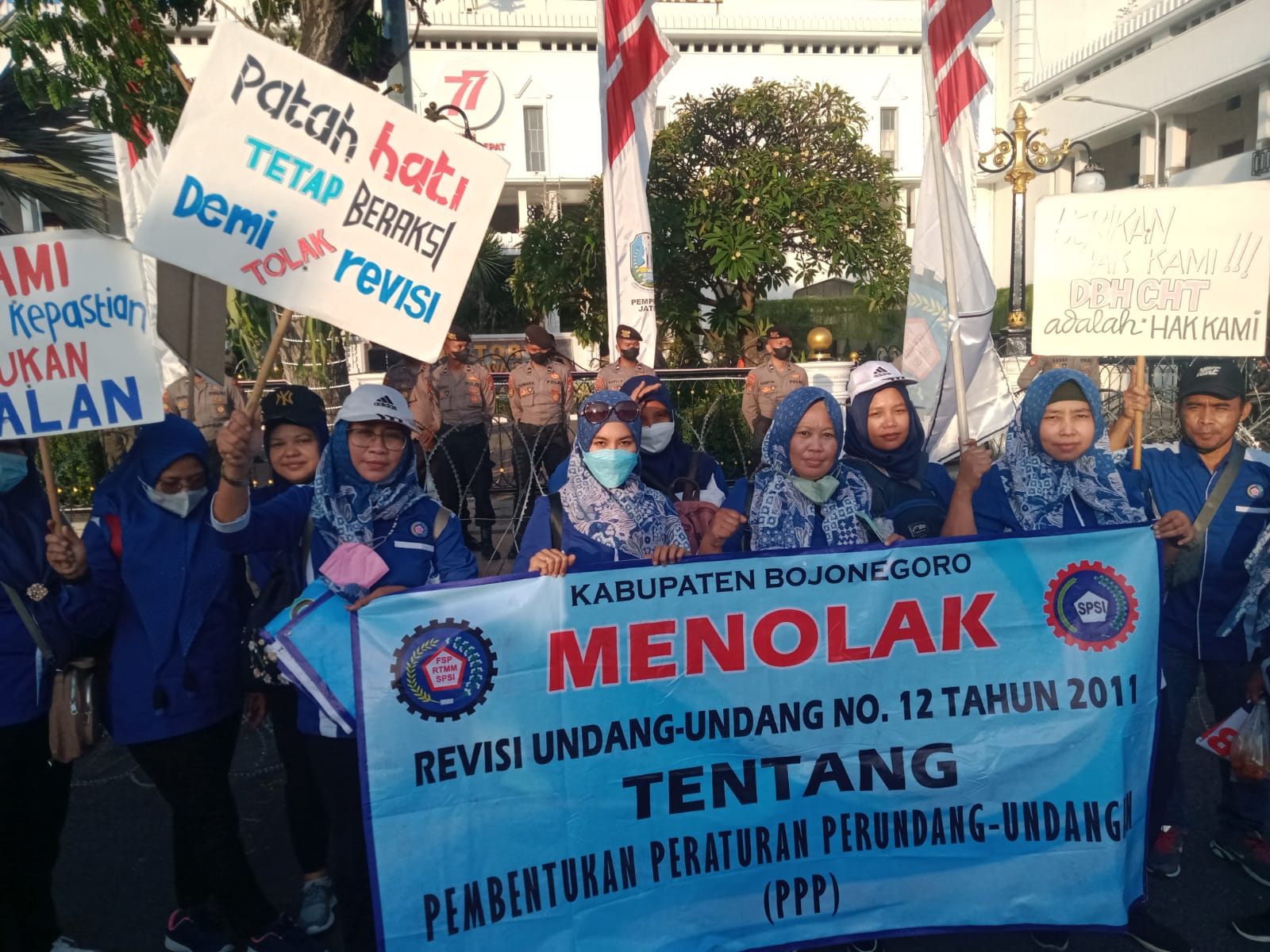 Buruh Aksi di Gubernuran, Ini Hasil Audiensi RTMM SPSI dengan Para Stakeholder Pemprov Jatim