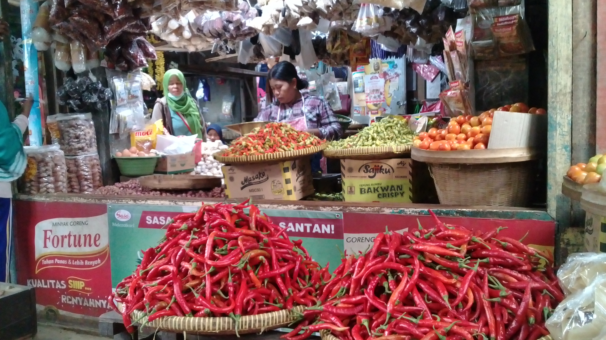 Harga Makin Tinggi, Cabai Lompong Dijual Rp80.000 per Kilogram
