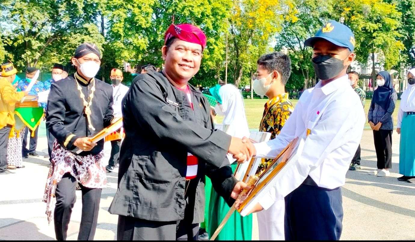 Upacara HUT RI ke-77, Kajari: Pakai Adat Madura Karena Saya Asli Madura
