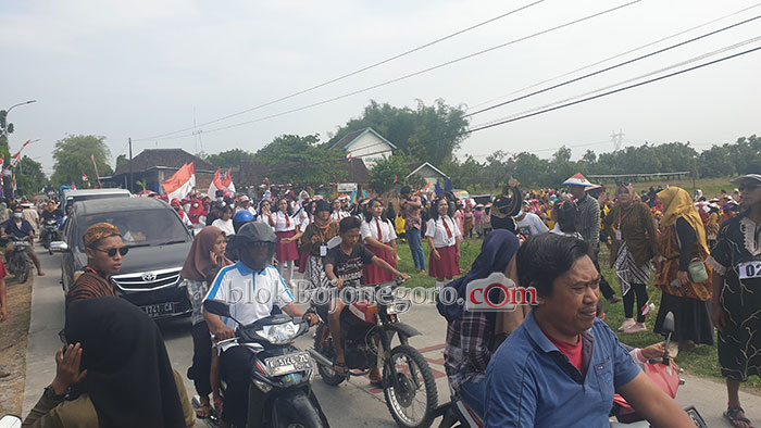Karnaval Desa Sidorejo yang Meriah dan Macet