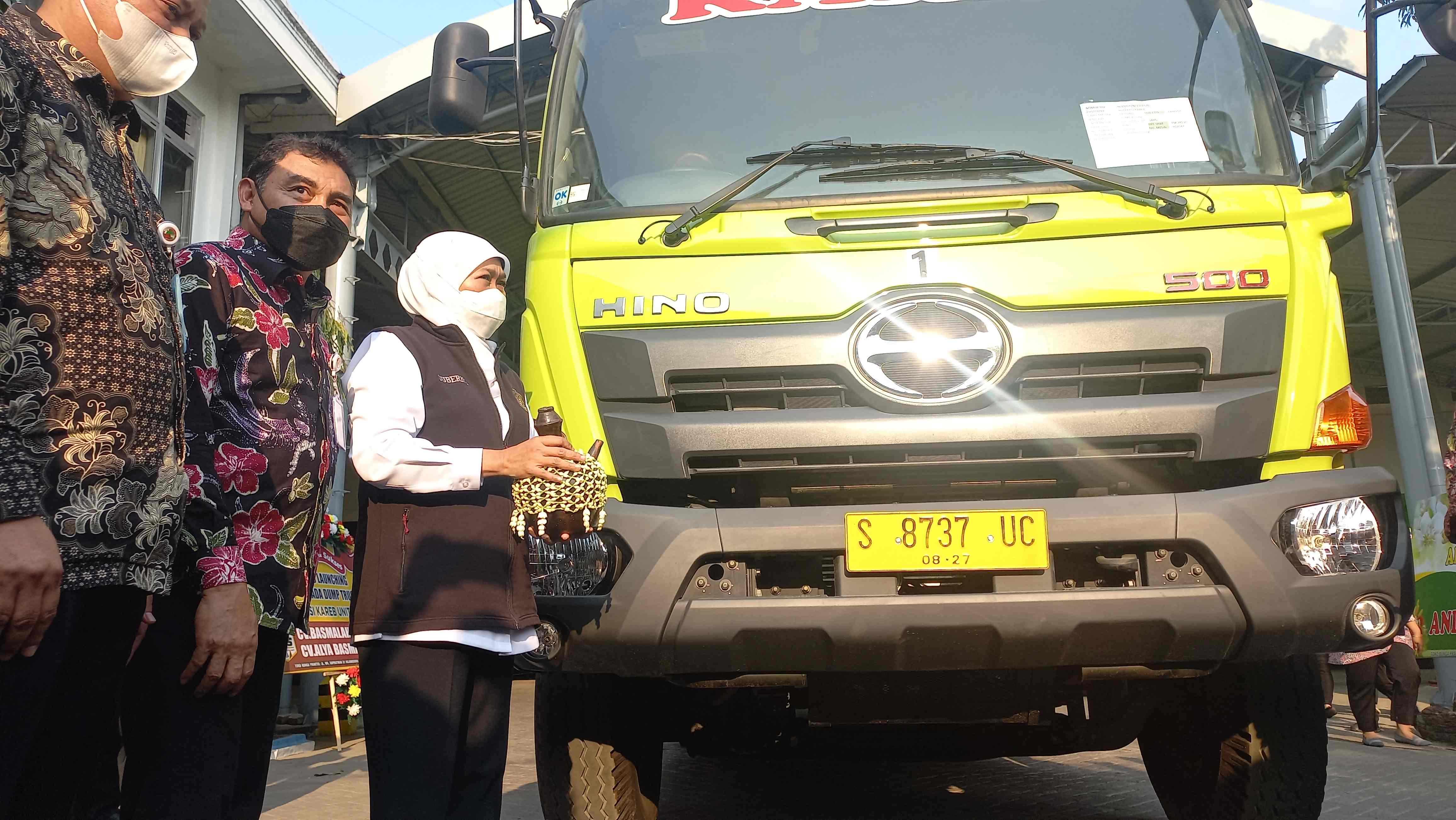 Gubernur Khofifah Luncurkan Armada Truck Koperasi Kareb 2210