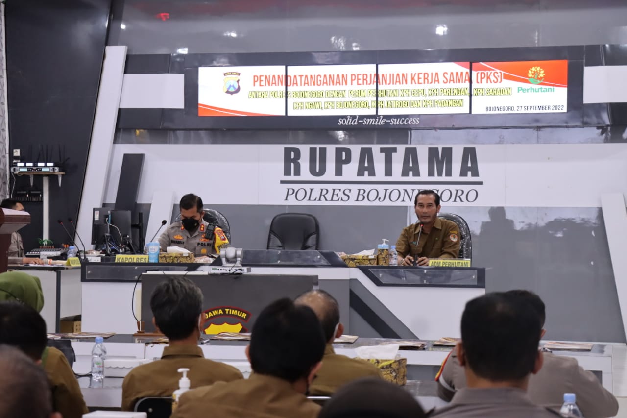 Polres Bojonegoro Bersama Perum Perhutani Tandatangani Perjanjian Kerjasama