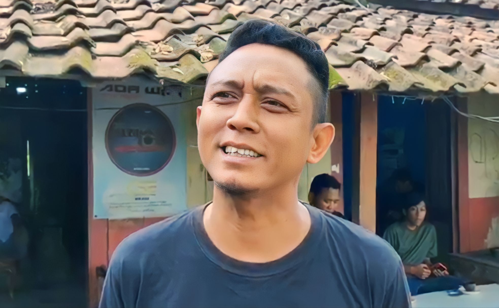 Viral... Penjual Kopi Bathok Terpilih Menjadi Kades di Ngraho