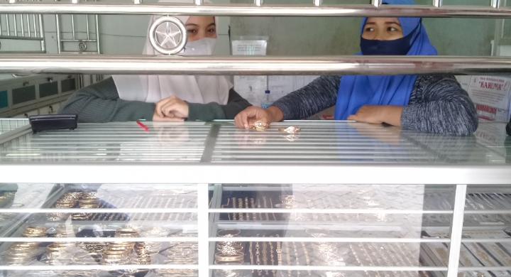 Naik Dua Pekan, Harga Logam Mulia Antam Kembali Turun