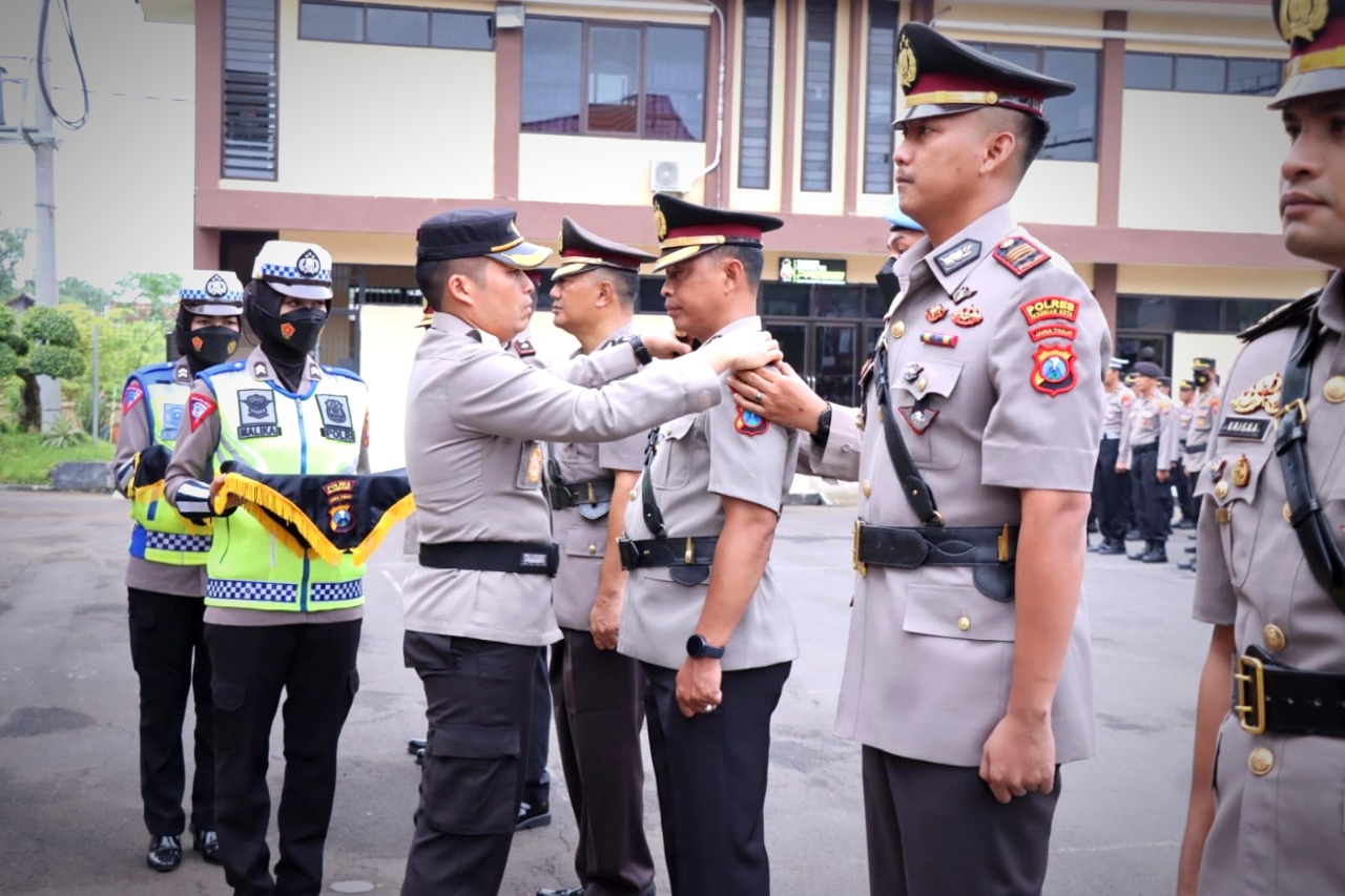 Dua PJU Polres Bojonegoro dan Kapolsek Kota Dimutasi