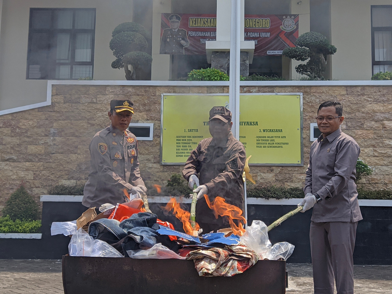 Kejari Bojonegoro Musnahkan 71,8 gram Narkoba Jenis Sabu