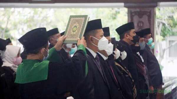 Lantik 52 Pejabat, Bupati Anna Berikan Pesan Penguatan Kinerja ASN