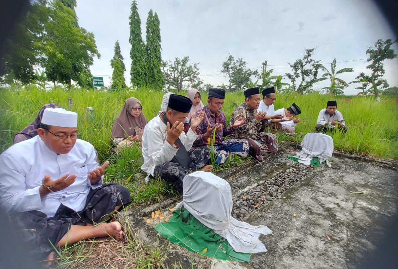 Ziarah ke Almaghfurlah KH Faqih Maskumambang