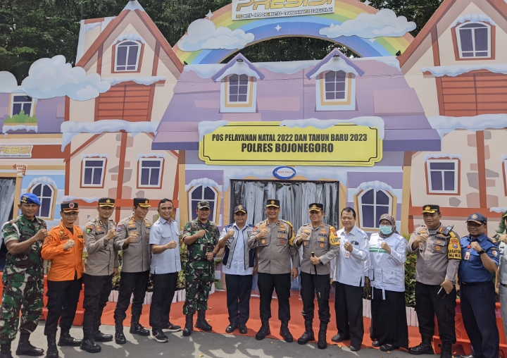 Jelang Pergantian Tahun, Wakapolda Jatim Tinjau Pos Yan di Bojonegoro