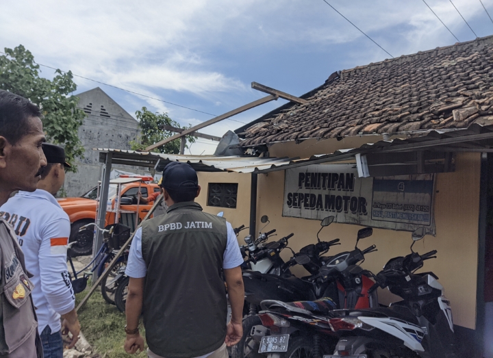 BPBD Jatim Tinjau Lokasi Angin Puting Beliung di Bojonegoro