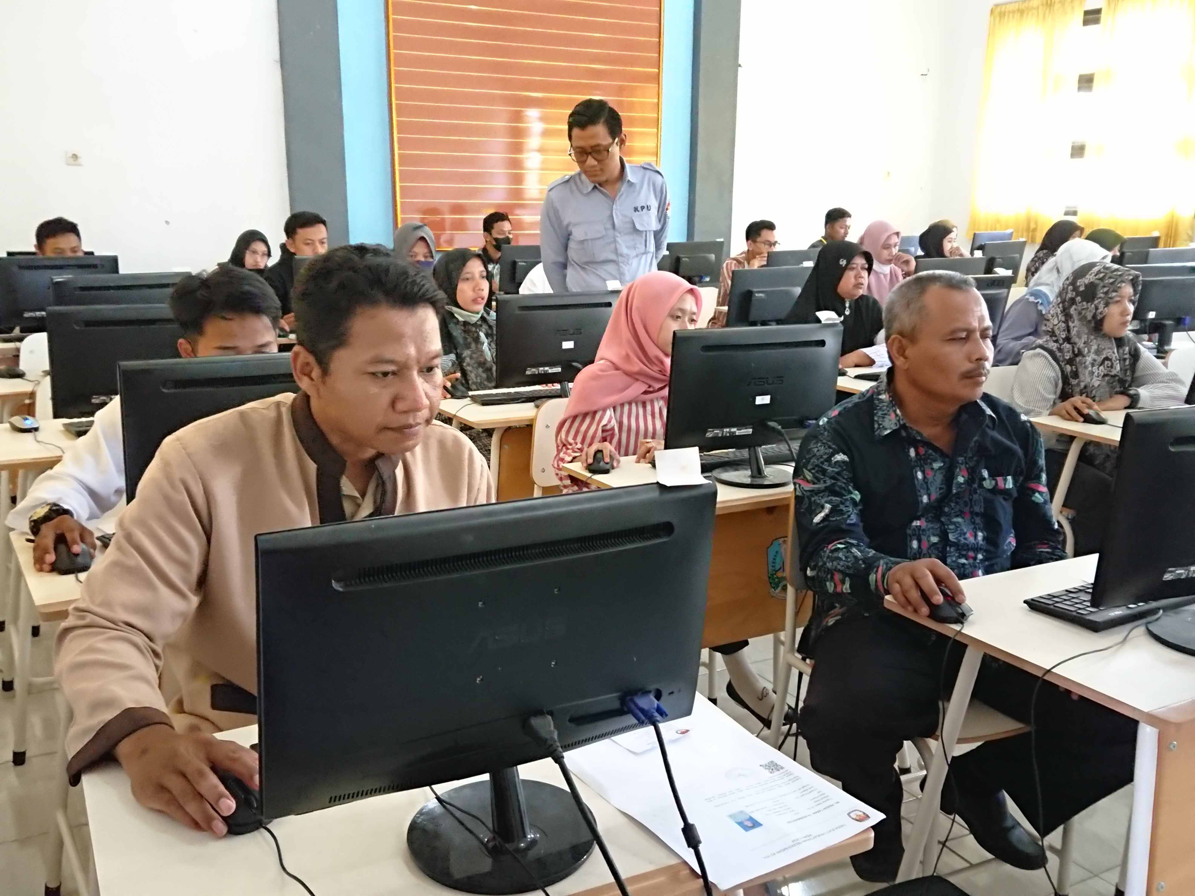 4.689 Calon Anggota PPS Ikuti Tes Tulis di Tiga Tempat