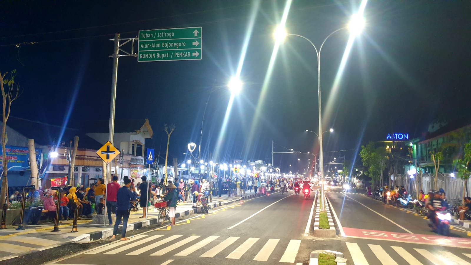 Ramainya Maliogoro di Malam Minggu