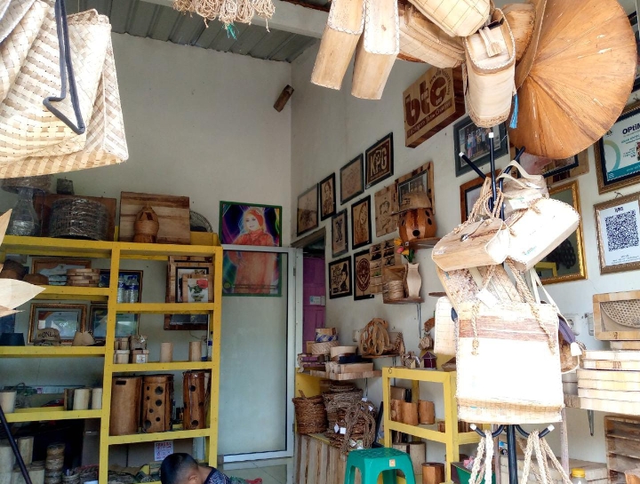 Debog BTC, Ubah Pelepah Pisang Jadi Barang Bernilai Jual