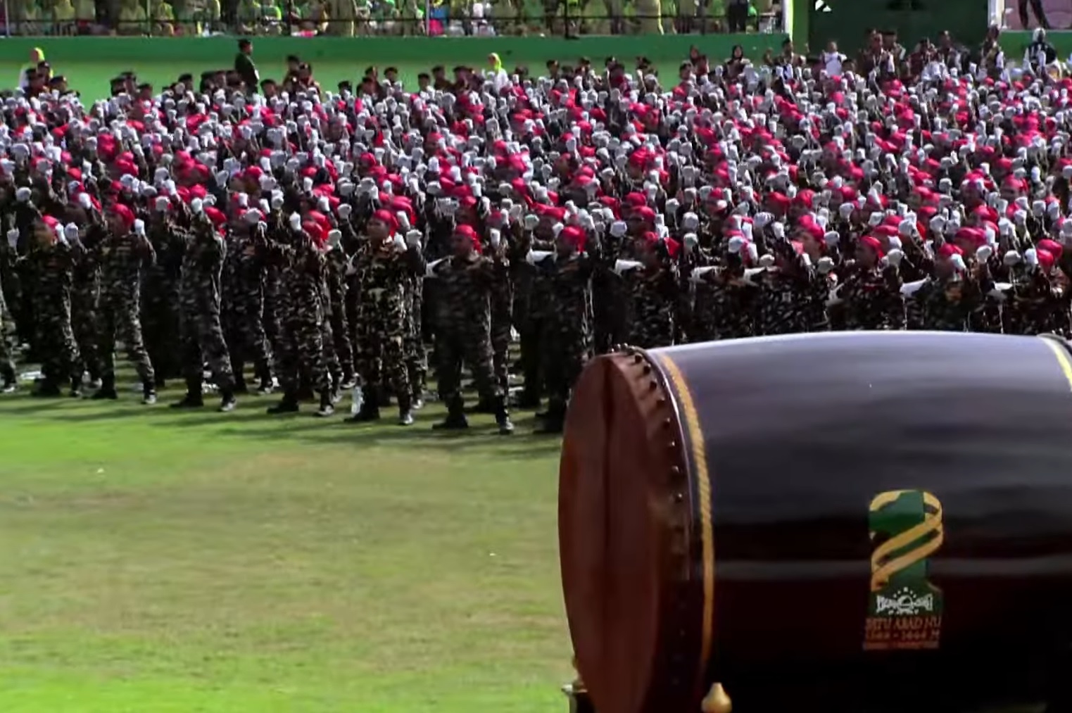 Parade Drumband Banser Dipuji Presiden Jokowi