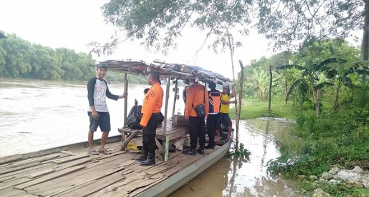 Debit Sungai Bengawan Solo Naik, Dishub Peringatkan Penambang Agar ...