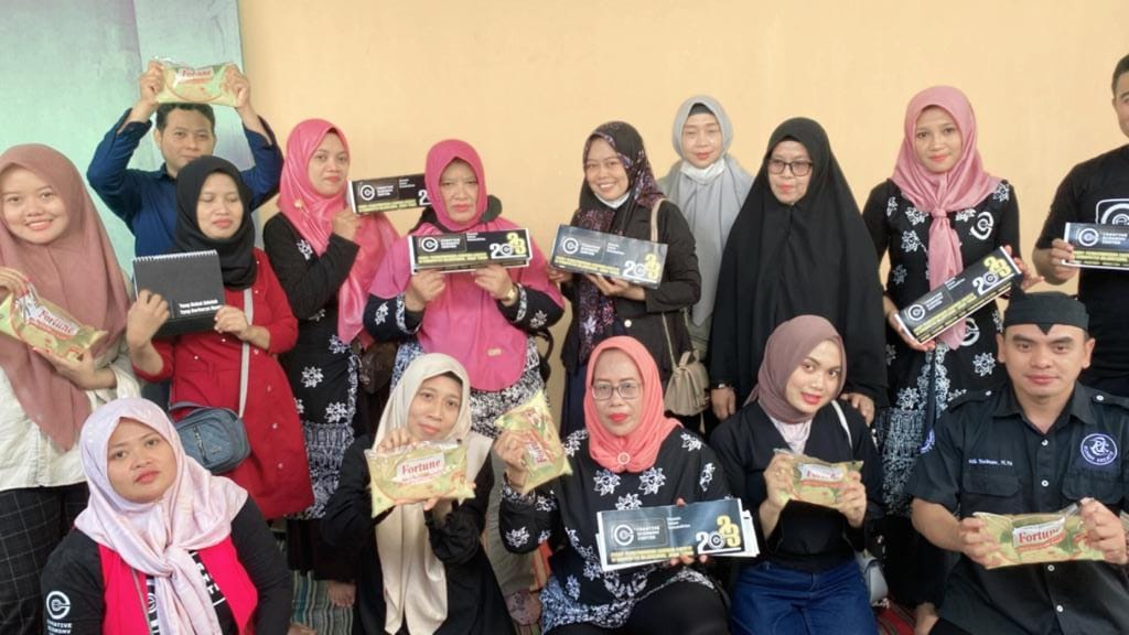 Produk Khas Bojonegoro Bisa Dibeli Dengan Sampah Plastik di Outlet CEC