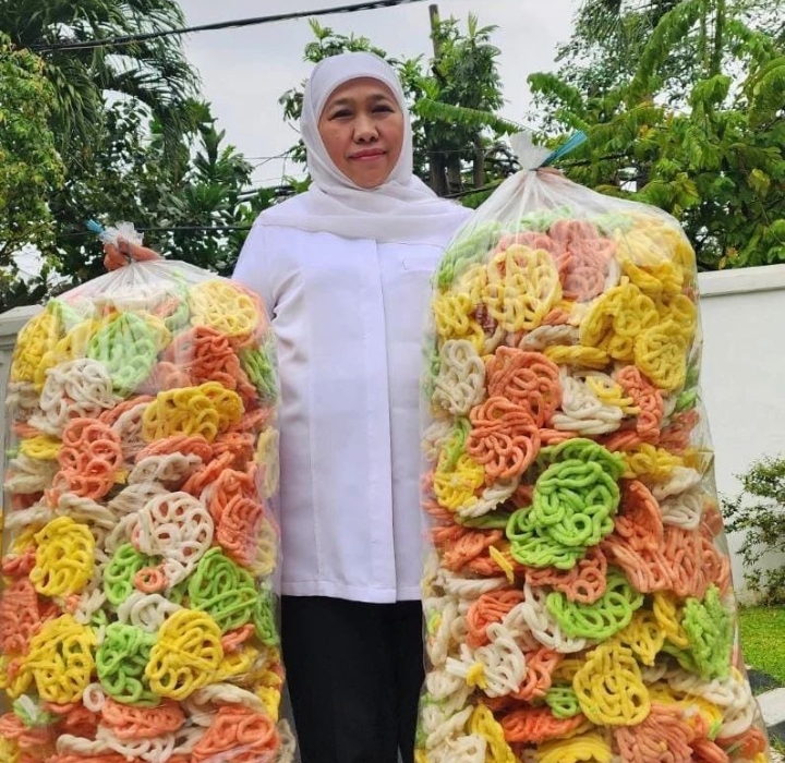 Puji Kerupuk Klenteng, Khofifah: Kriuk, Lezat dan Gurih