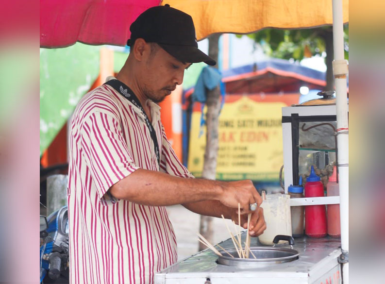 Menjanjikan, Meski Hanya Jual Sempol Keliling, Omset Bisa 1 Juta