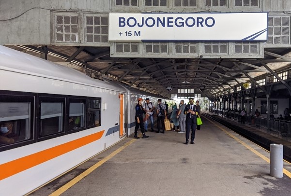 KAI Daop 8 Siapkan 81.560 Ribu Tempat Duduk dan 8 KA Tambahan untuk Lebaran