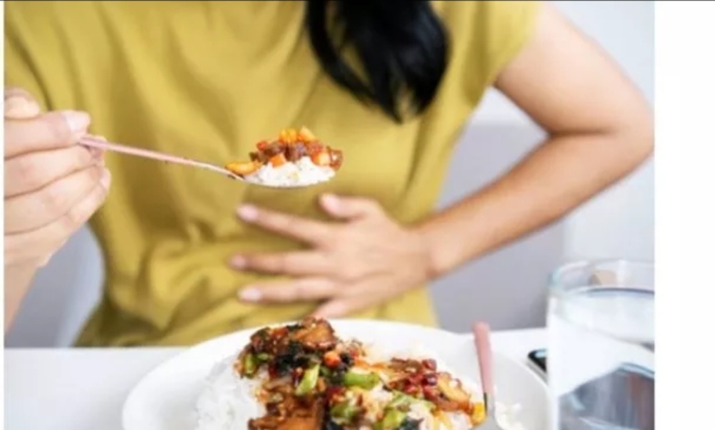 5 Kebiasaan Makan Ini Harus Dihindari Penderita Asam Lambung Saat Puasa, Apa Saja?