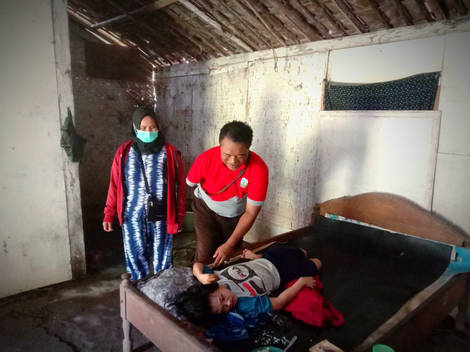PDKB Kunjungi Rumah Anggota yang Disabilitas Sejak Lahir