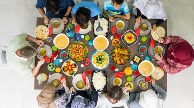 Bermanfaat untuk Detoksifikasi Tubuh, Ini Rekomendasi Makanan yang Dianjurkan untuk Sahur dan Buka Puasa