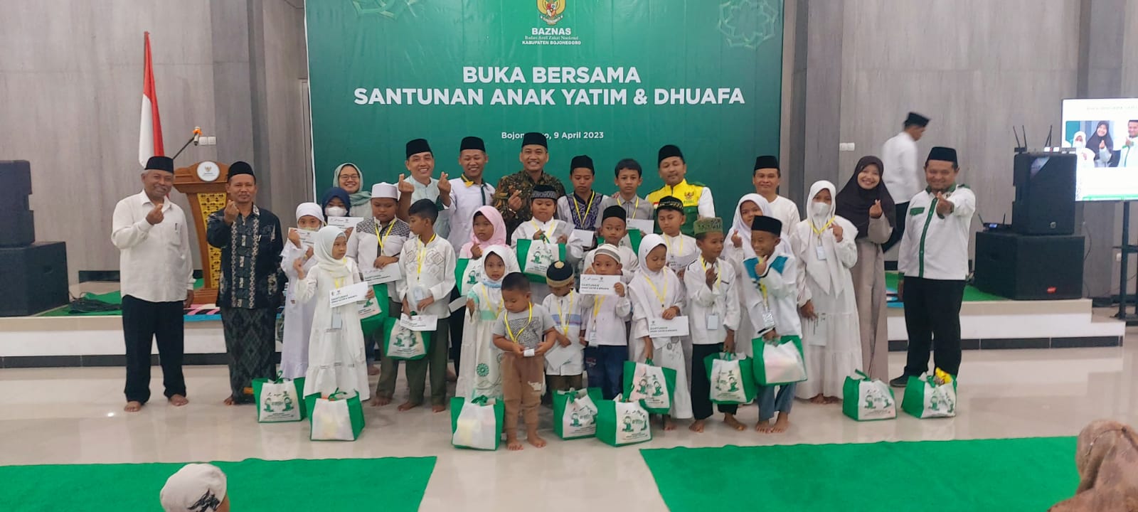 PEPC JTB Berbagi Ratusan Paket Bingkisan