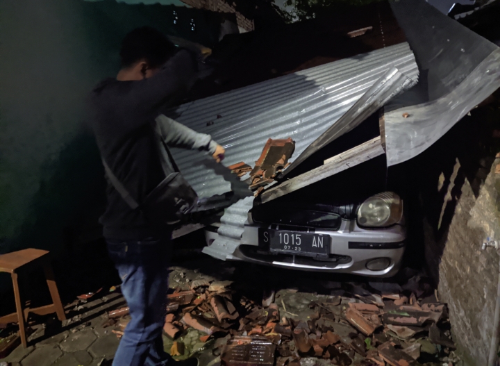 Puting Beliung Terjang Belasan Rumah di Kapas, Seorang Warga Alami Patah Kaki