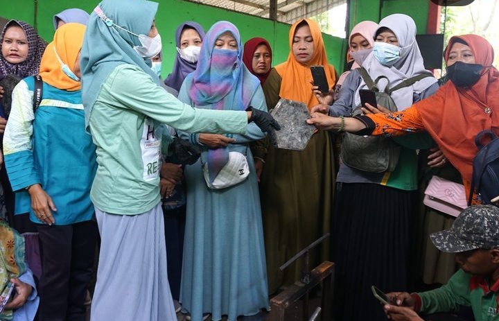Pemkab Galakkan Economy Circular Ubah Sampah Jadi Paving Block