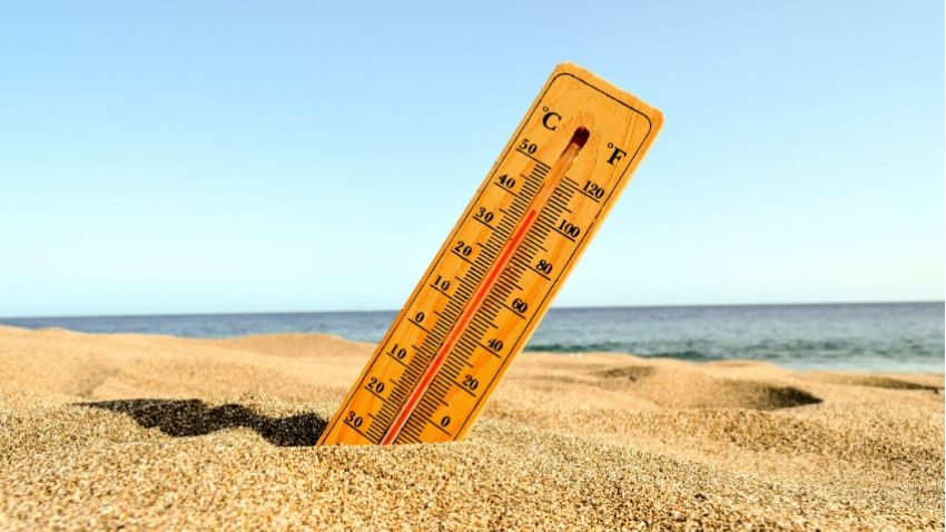 Viral Cuaca Panas Ekstrem di Indonesia, Dokter Beri 5 Tips Cegah Heatstroke Mematikan!