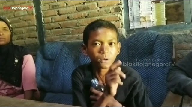 Bocah Ini Viral Setelah Naik Panggung Pengajian KH Anwar Zahid