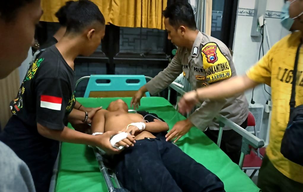 Hendak Hadiri Salawatan, Dua Syekhermania Terjatuh dari Truk di Balen
