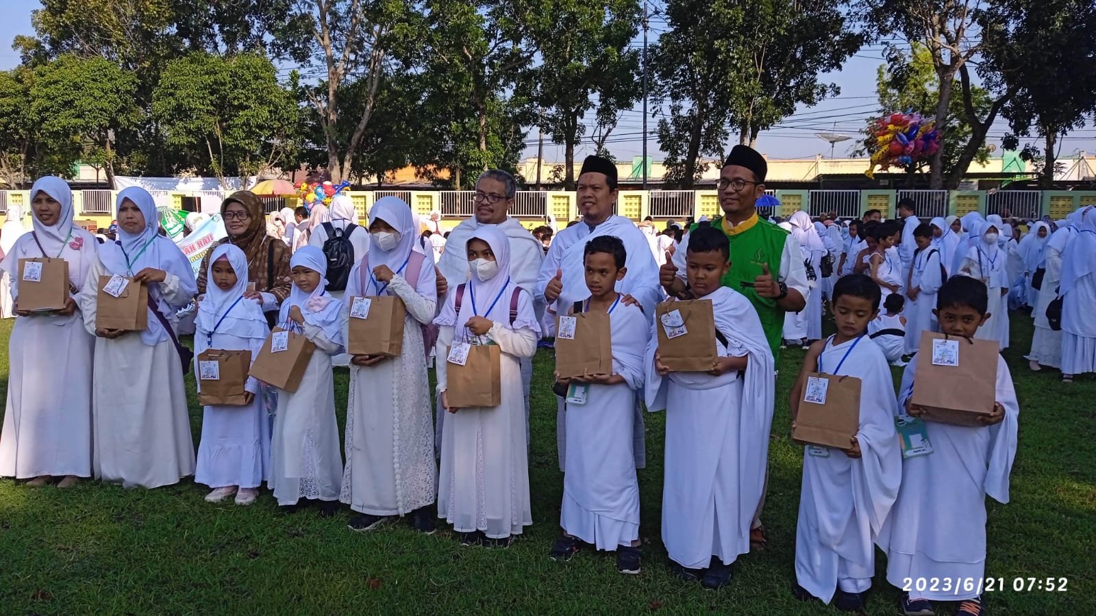 Siswa Yayasan Bina Ummat Bojonegoro Meriahkan Gebyar Akbar Manasik Haji Junior