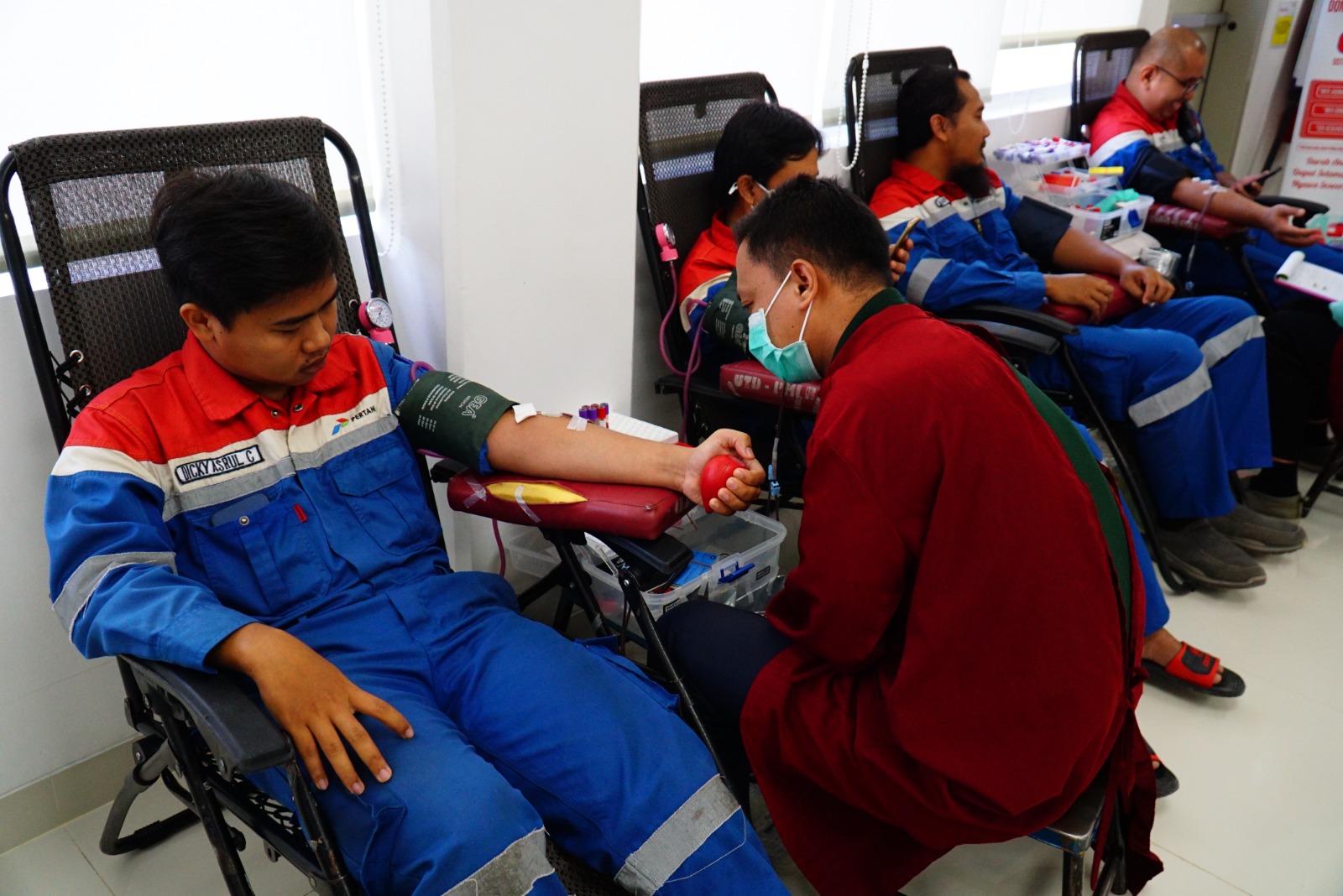 Para Pekerja di Lingkungan PEPC JTB Ikuti Donor Darah