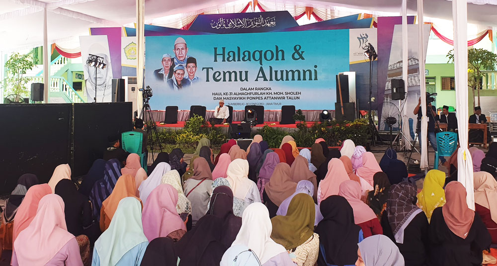 Ratusan Alumni Attanwir Sambung Roso di Haul Mbah Yai Sholeh