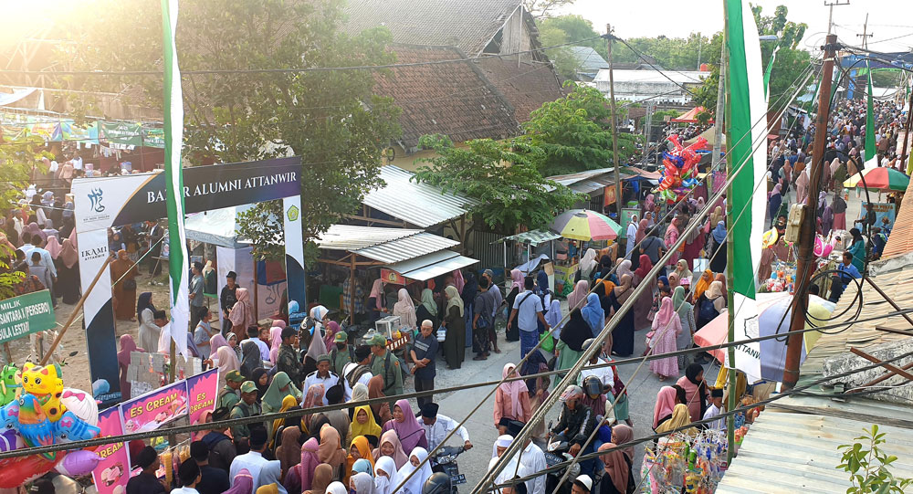 Jamaah Berjubel di Haul Mbah Yai Sholeh
