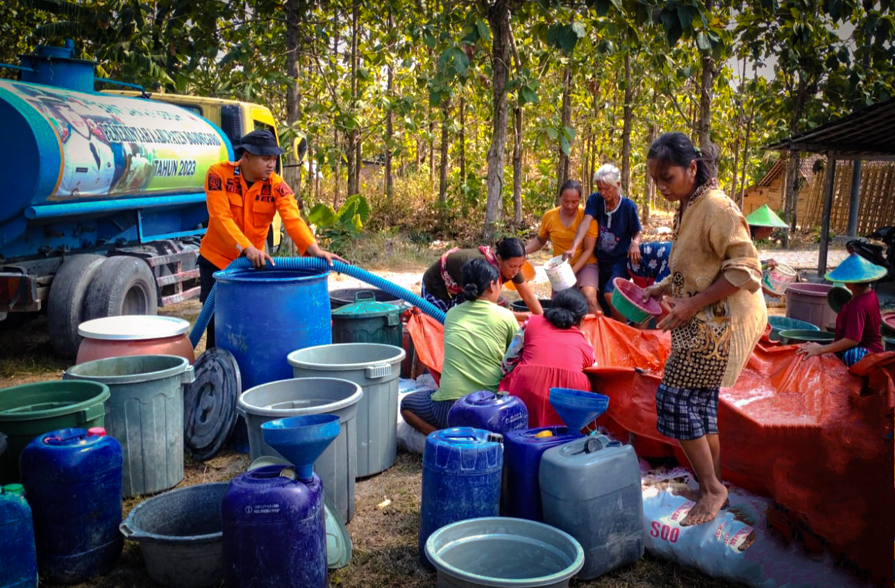 Puncak Kemarau 12 Kecamatan Di Bojonegoro Krisis Air Bersih