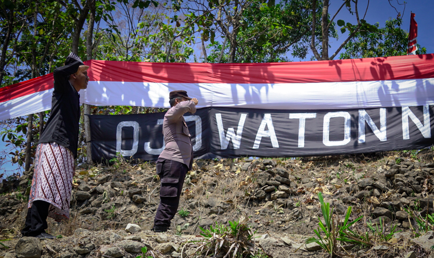 Usai Dikirab, Tokoh Masyarakat Samin Beri Penghormatan Merah Putih 78 Meter