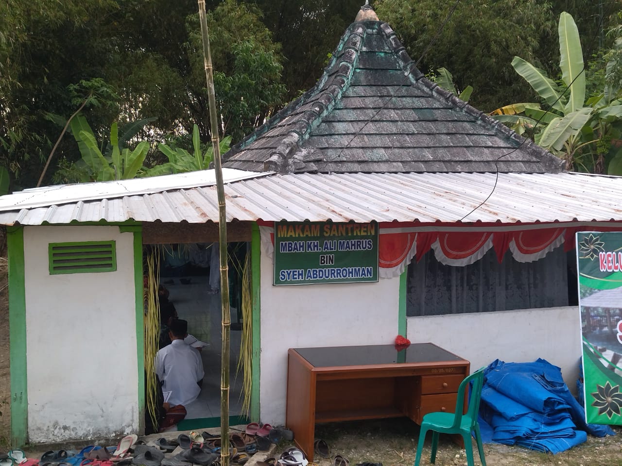 Cungkup Mbah KH. Ali Mahrus Kedungprimpen