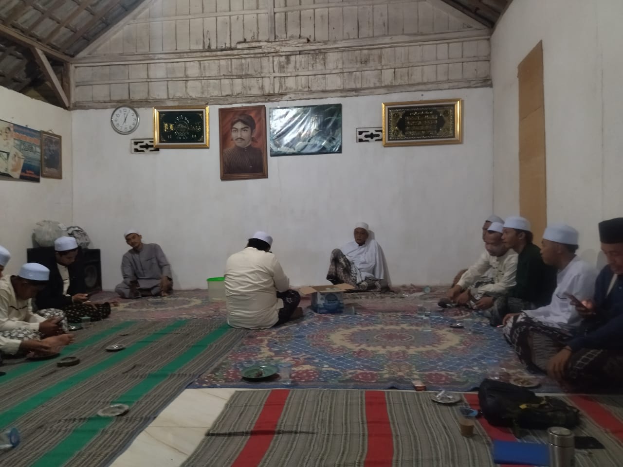Jejak Spiritual Peziarah Jauh dari Pasuruan