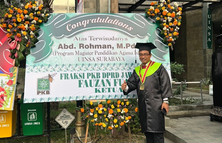 Beasiswa S2 Madin Pemprov Antarkan Mahasiswa Bojonegoro Raih Peringkat 3 Wisuda UINSA