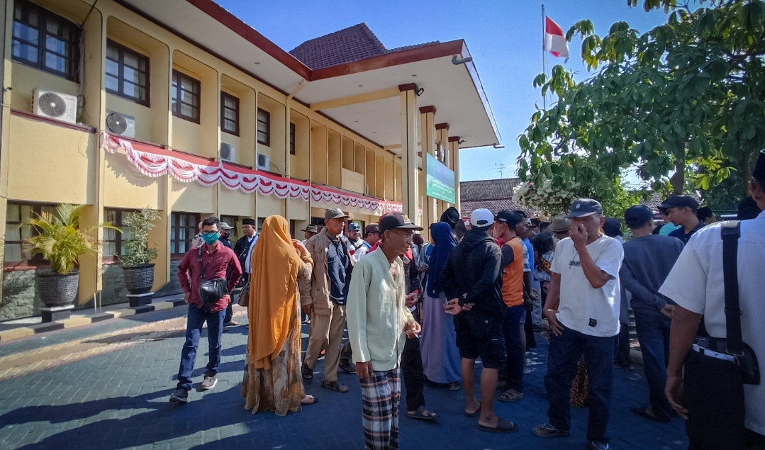 Buntut PT WBS Polisikan Warga, Puluhan Warga Baureno Datangi PN Bojonegoro